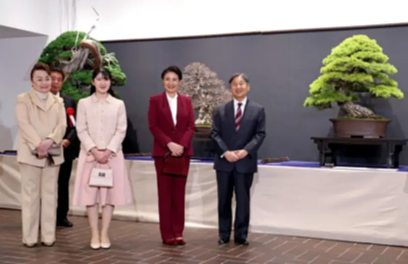 天皇ご一家、国風盆栽展100回記念を鑑賞　400年の五葉松に「素晴らしいですね」