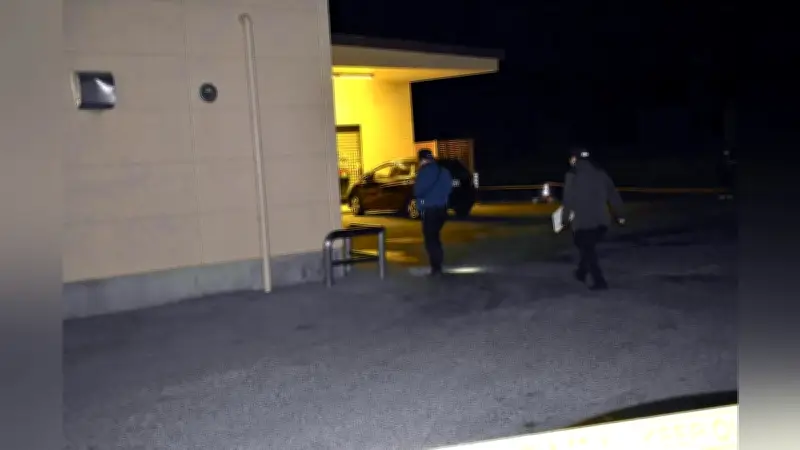 鳥取・境港のスーパーで強盗事件　約189万円奪い逃走、防犯カメラ画像公開