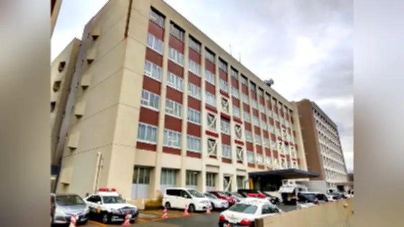 秋田県警の20代巡査、時速143キロ速度超過で書類送検 消音器なしマフラー装着も