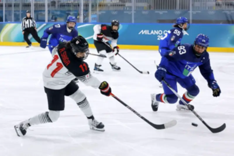 アイスホッケー女子日本代表、イタリア戦で2点目は映像判定で約4分中断後に認められる