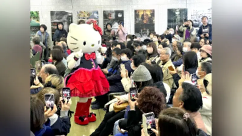 パンダくろしおツアー好発進、290人が熊野三山とハローキティで和歌山満喫