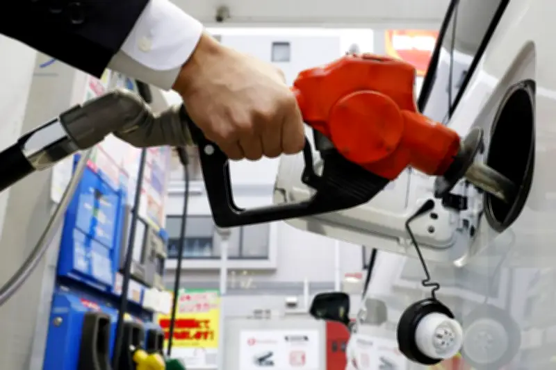 ガソリン価格3週ぶり値下がり、全国平均155円50銭に 原油相場落ち着きで小幅動き