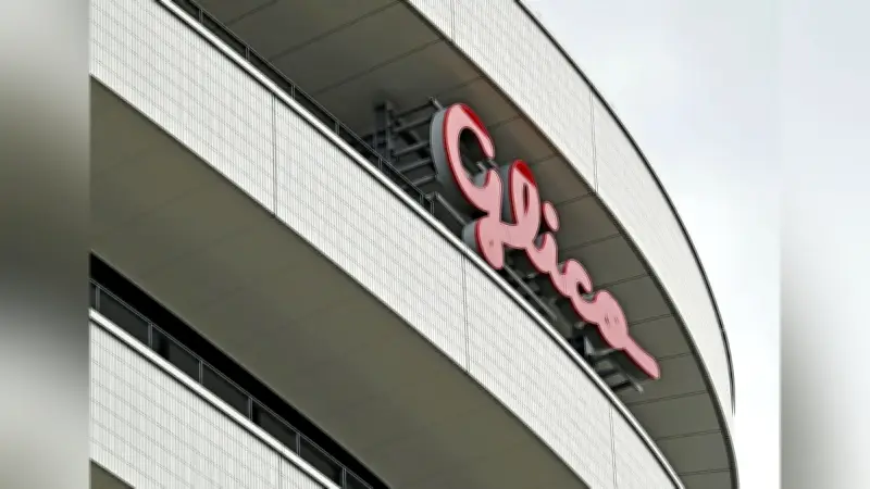 グリコ、主力菓子38品を値上げへ ポッキーは220円から227円に