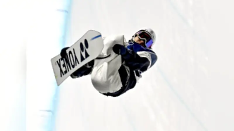 ミラノ五輪スノボ平野流佳、表彰式後も泣き崩れ動けず…3回90点超えもメダル逃す