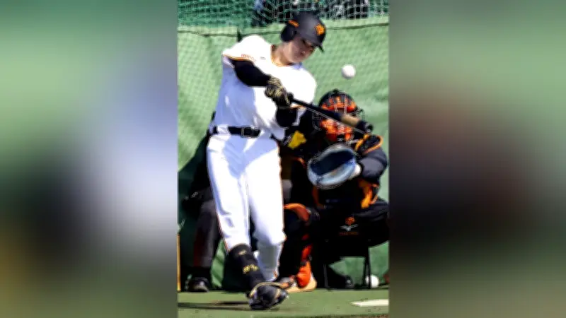 泉口、『強く振る』テーマ貫き巨人の中心選手へ 鍛錬重ねる姿勢に注目