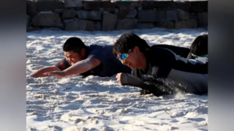 巨人三軍が砂浜トレーニングで体力強化、若手選手から悲鳴も上がる