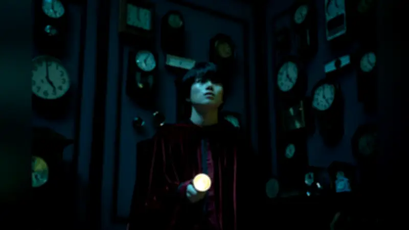 綾辻行人「時計館の殺人」ドラマ化、本格ミステリーの新たな挑戦