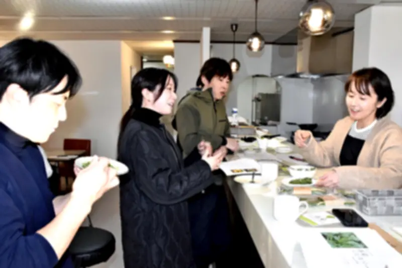 福島・国見町産春菊の新たな魅力 パスタソース「春菊ジュノベーゼ」共同開発