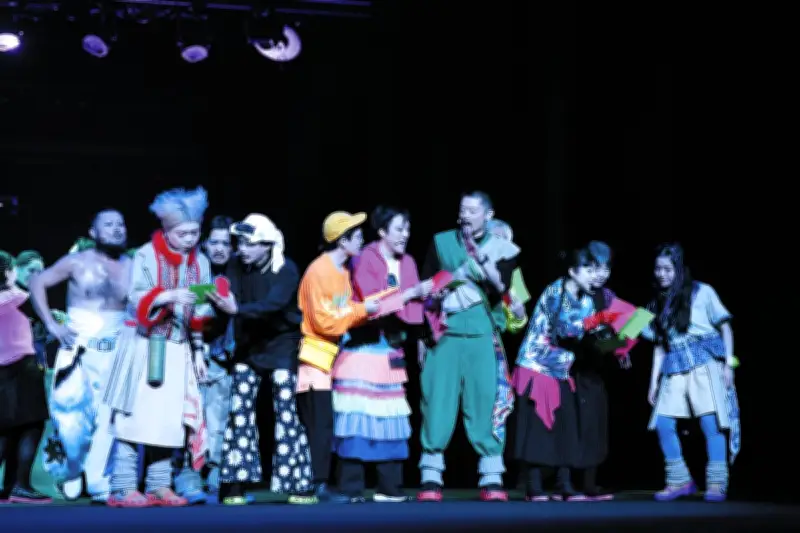 音声と手話が交錯する舞台「黙るな動け呼吸しろ」 ろう者と聴者の「遭遇」を描く異色作の狙い