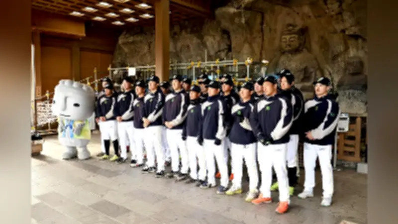 大分Ｂ―リングスが臼杵石仏で必勝祈願、般若心経読経で新シーズンへ意気込み