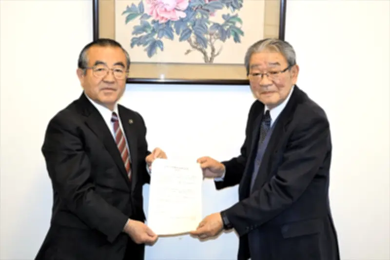 喜多方市長にごみ削減答申書 事業所らが廃棄物処理計画見直しを要請