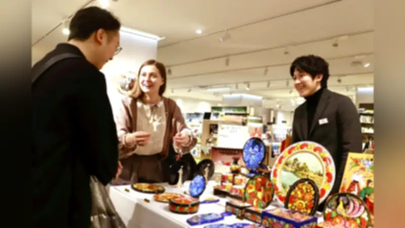 ウクライナ避難女性が伝統工芸品販売で戦禍の職人を支援、大阪で展示会も開催