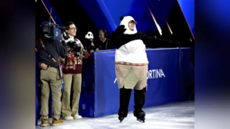 ミラノ五輪エキシビションでカンフー・パンダが大活躍、ジャッキー・チェンも祝福