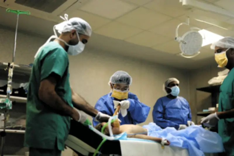 ガザで日本人医師が目撃した希望の光 やけど手術後の無事出産と焦土の日常