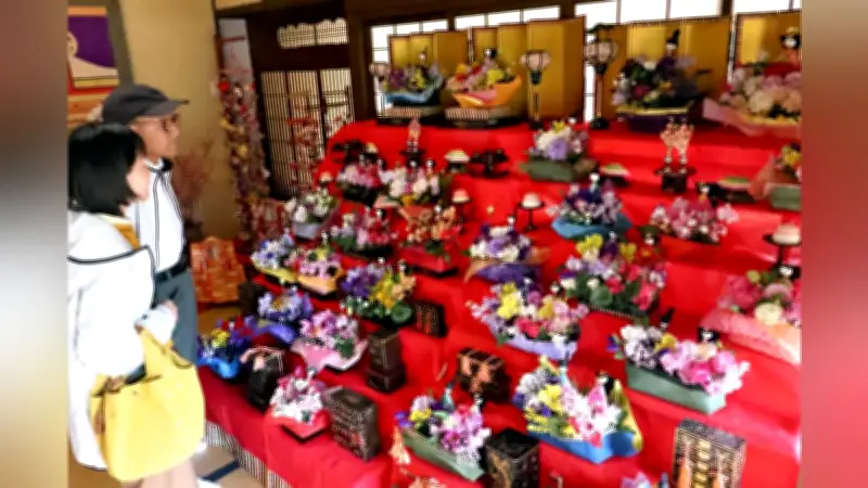 城下町佐伯ひなめぐり開幕、地産花びなや千体の人形で春の訪れを彩る