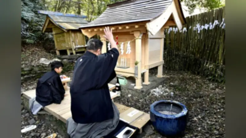 長崎・対馬で千年の伝統「亀卜神事」、ウミガメの甲羅で一年の吉凶を占う