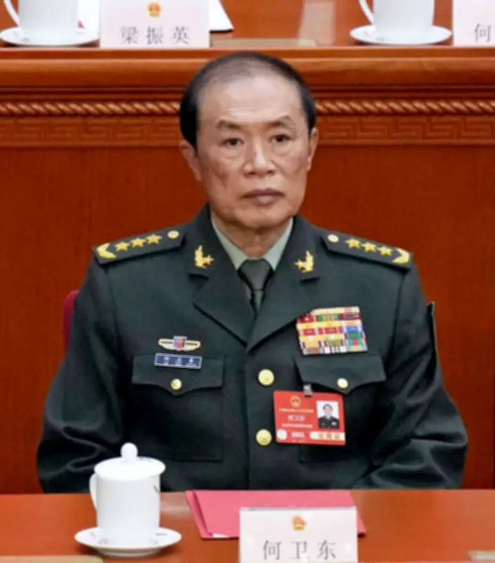 中国全人代、元軍高官の代表資格停止 何衛東・元副主席ら共産党籍剥奪処分受け