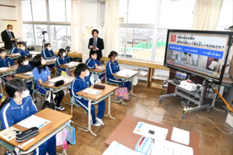 いわき市の小学校で防災塾開催、福島県作成の動画教材で児童が地震時の行動を再確認