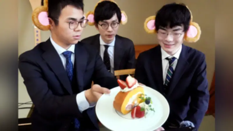 棋聖戦第４局、長考合戦の中「三猿」登場！福岡七段の食レポも滑らかに
