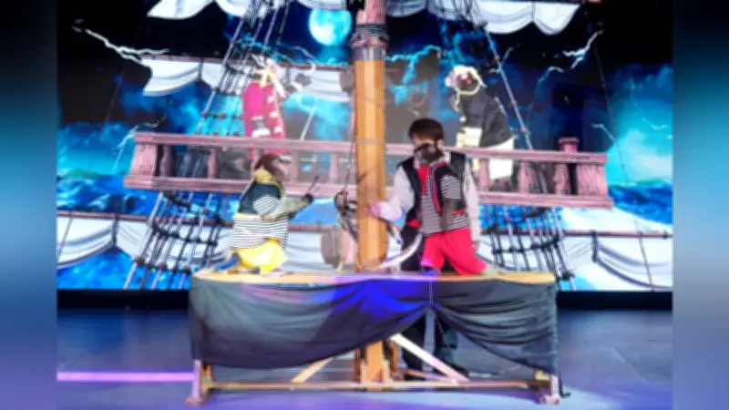 棋聖戦前日に日光の「さる軍団」が棋士を出迎え テーマパークの魅力を探訪