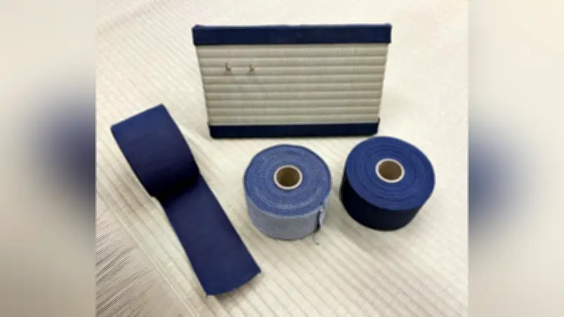 神戸の畳職人が藍染めの布で新たな畳縁を開発、伝統美の継承へ