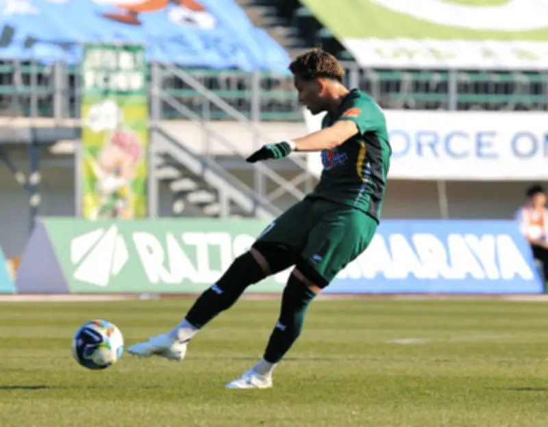 FC岐阜がホーム開幕戦で勝利！ジュビロ磐田に2-1、川本と荒木がゴールを決める