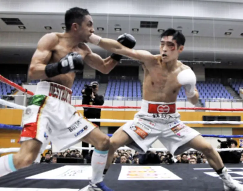 西田凌佑がIBFスーパーバンタム級挑戦権獲得、メキシコのバスケスを破る