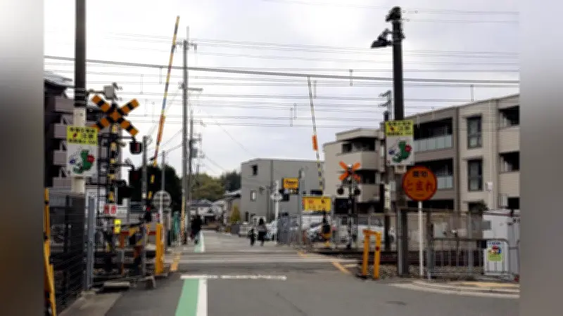 JR西日本社長、福知山線踏切トラブルで謝罪 警報機鳴らず遮断機下りず列車6本通過