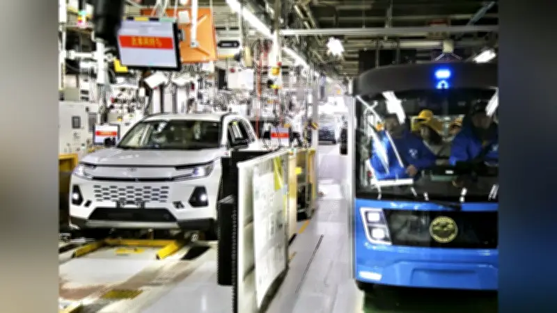 愛知・大府の長草工場で小学生が新型RAV4の生産ラインを見学、地元から世界へ