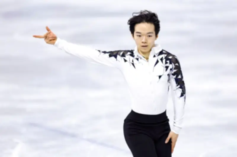 フィギュア男子SP、鍵山優真が2位で健闘 佐藤駿は9位、三浦佳生は22位