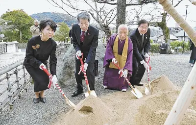 福島と京都の歴史的絆を強化、「容保桜」植樹で慰霊法要120回を記念