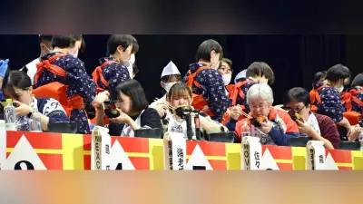 わんこそば大会で新記録307杯達成、ユーチューバー海老原さんが横綱に輝く