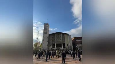 名古屋中学校・高等学校で「二十歳の記念礼拝」開催、卒業生が母校に集い語らい尽きず