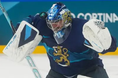 フィンランド、GKサロスの驚異的活躍でスウェーデン撃破 アイスホッケーで初白星