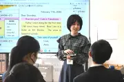 全盲の英語教師・小椋汐里さん、個性を伝える授業で「違っていても一人じゃない」と生徒に希望を届ける
