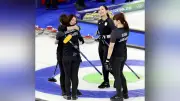 ミラノ五輪カーリング女子、日本が最終戦で中国に競り勝つ 吉村紗也香「思い切り戦えた」
