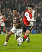 上田綺世が後半途中まで出場、フェイエノールトがテルスターに勝利