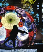 秩父の夜を彩る光の祭典「夜街彩さんぽ」が開催中 和傘ドームや氷柱の光紋様が幻想的