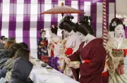 京都・北野天満宮で梅花祭、菅原道真の命日に伝統の野だて茶会