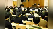 名古屋大学など国公立大で前期日程開始、受験生が緊張の面持ちで試験に挑む
