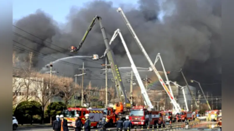 韓国中部の自動車部品工場で大規模火災、死者11人・負傷者59人に 行方不明3人を捜索中