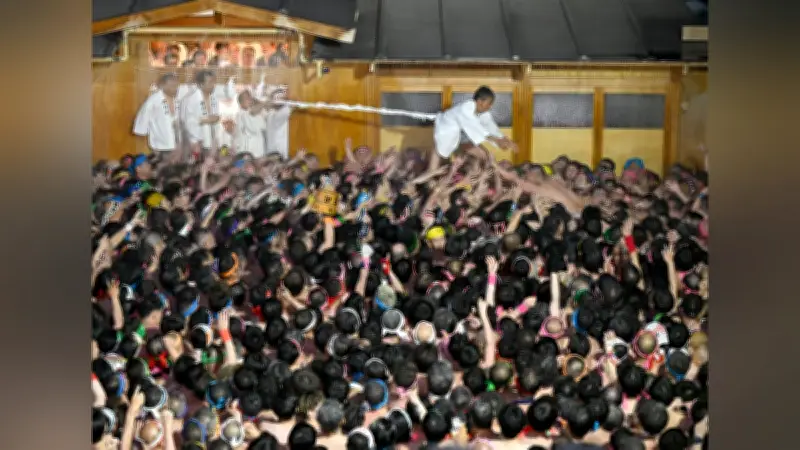 愛知・国府宮で奇祭「はだか祭」開催 約1250年の伝統、神男を巡る迫力のもみ合い