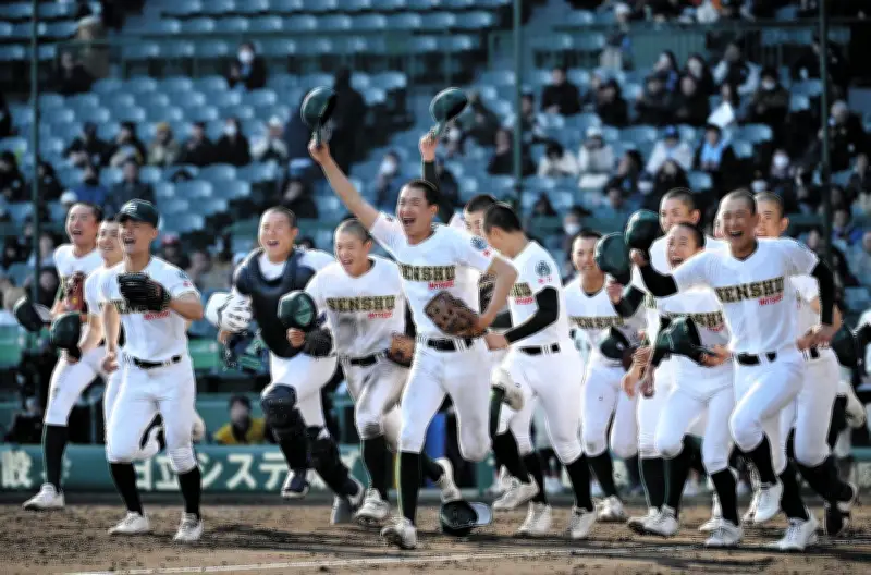 専大松戸が甲子園で節目の千葉県勢150勝目 77歳持丸監督は最年長勝利