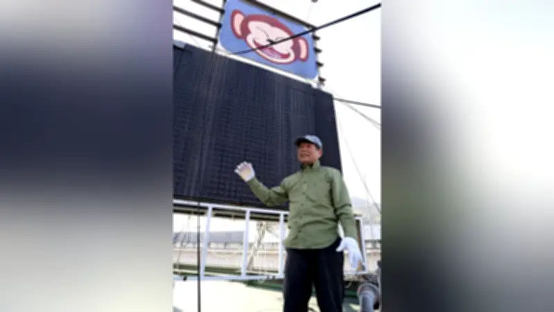 広島の交通安全看板「笑・泣・怒」サル、21年間の願いとSNSで話題に