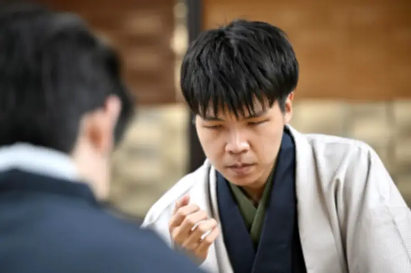 将棋棋王戦第3局、増田八段が藤井六冠を破り王手 2勝1敗でタイトル奪取に前進