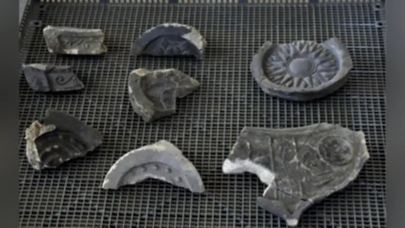 熊本城・宇土櫓で400年前の瓦発見 現地説明会を8日に開催