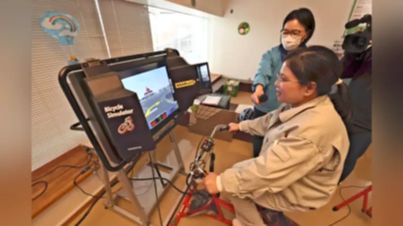 自転車違反に「青切符」制度4月導入、ながらスマホは反則金1万2000円