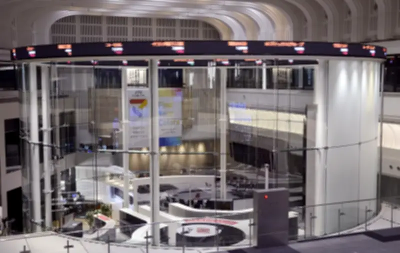 東証午前終値5万3658円、朝方400円超上昇も反落 半導体株買い一巡で利益確定売り強まる