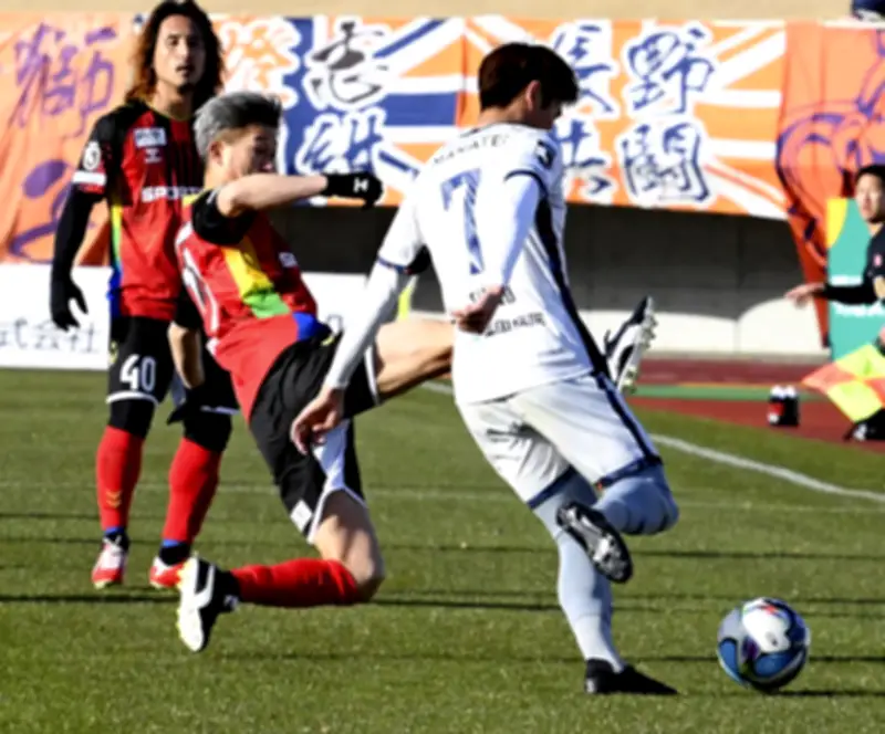 三浦知良、福島でホーム戦初出場 最年長記録を59歳10日に更新