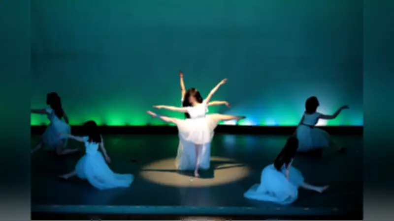 跡見学園のクラブ活動、本物の美を追求し心身を育む ダンス部60周年と謡曲仕舞同好会70周年